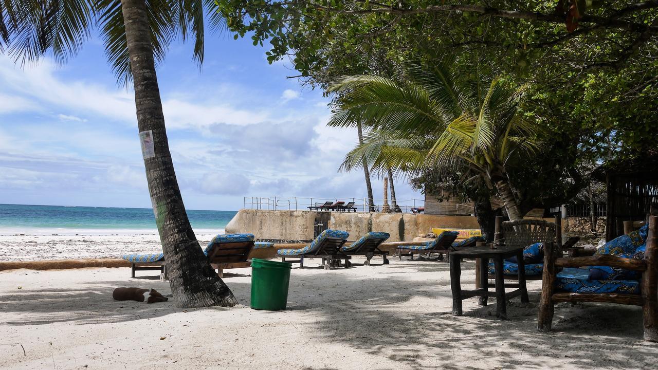Soul Breeze Backpackers Diani Hostel Diani Beach Exterior foto