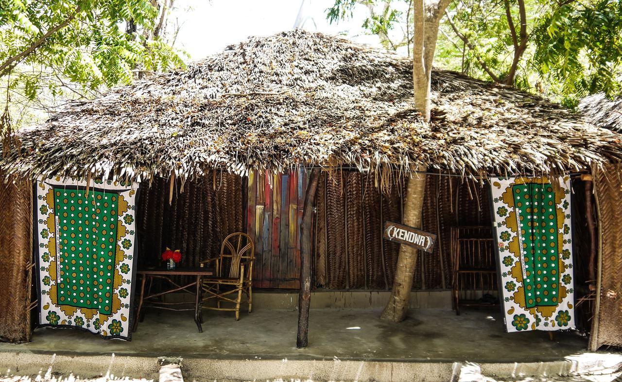 Soul Breeze Backpackers Diani Hostel Diani Beach Exterior foto