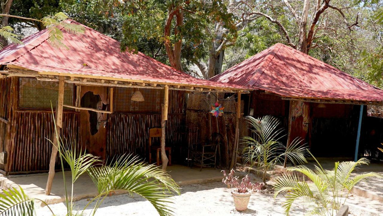 Soul Breeze Backpackers Diani Hostel Diani Beach Exterior foto