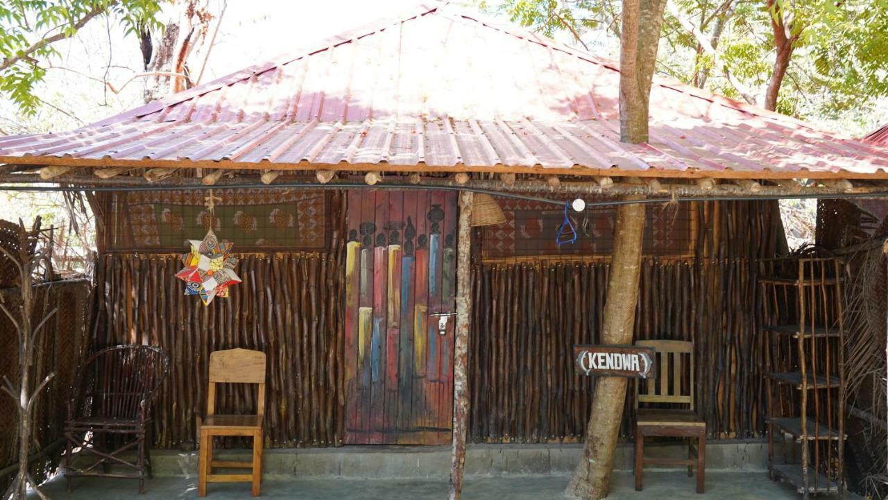 Soul Breeze Backpackers Diani Hostel Diani Beach Exterior foto